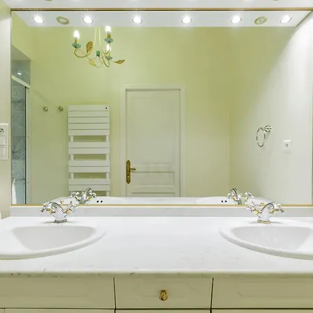 Private Apartment - Saint Germain - Rue De Rennes Апартаменты Париж
