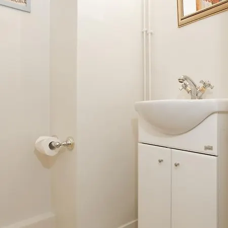 Private Apartment - Saint Germain - Rue De Rennes * Paris